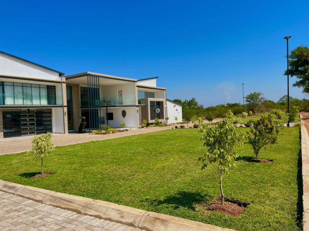 Nandoni Waterfront 5*