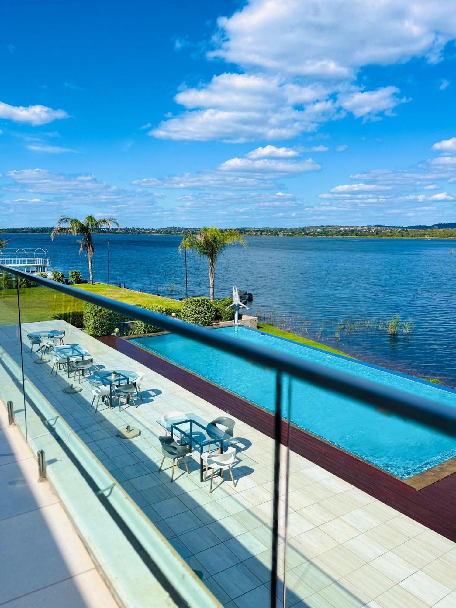 Nandoni Waterfront Resort 5*