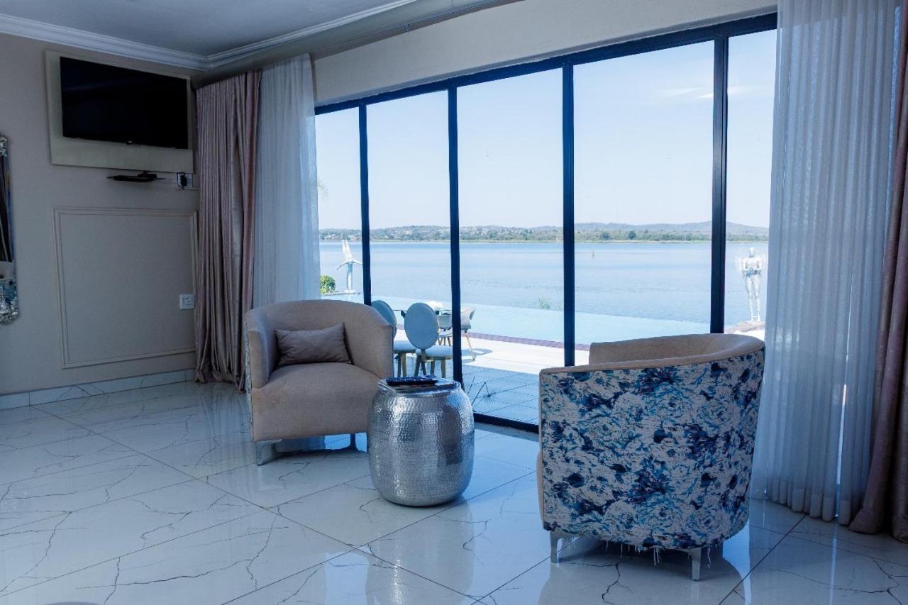 Nandoni Waterfront Resort 5*